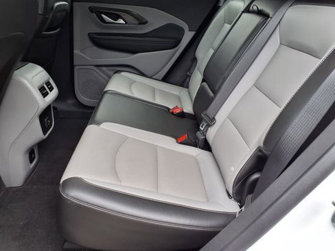 Certified 2022 GMC Terrain SLT w/ Infotainment Package II image 10