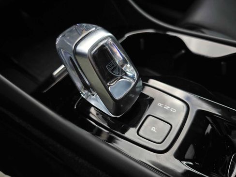 Certified 2023 Volvo XC40 B5 Plus w/ Protection Package Premier image 35