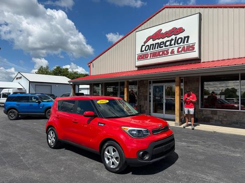 Used 2019 Kia Soul FWD image 1