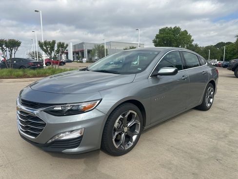 Used 2024 Chevrolet Malibu LT image 1