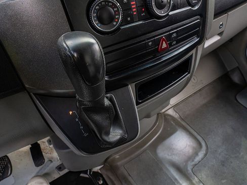 Used 2010 Mercedes-Benz Sprinter 3500 image 26