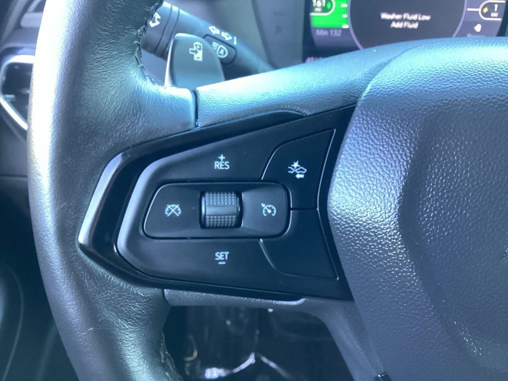 Used 2022 Chevrolet Bolt EUV LT w/ Comfort Package FWD image 19