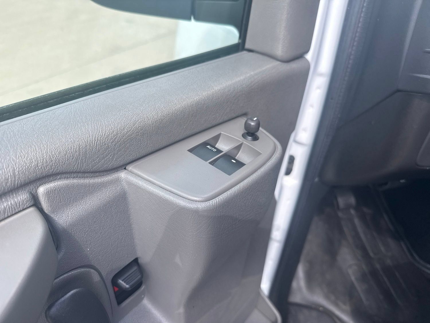 Used 2025 Chevrolet Express 2500 Extended w/ Driver Convenience Package RWD image 15