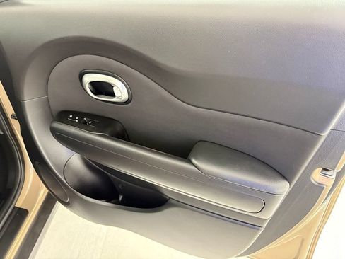 Used 2016 Kia Soul FWD image 36