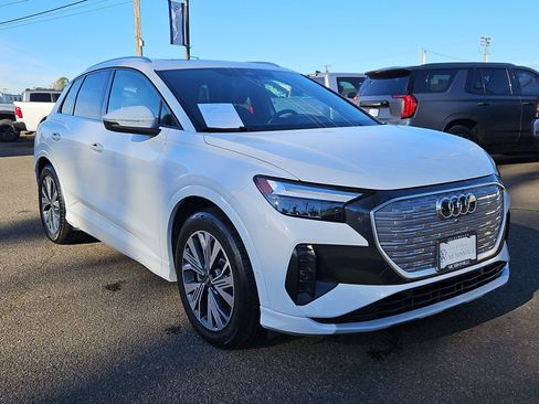 Used 2023 Audi Q4 e-tron Premium Plus w/ Premium Plus image 7