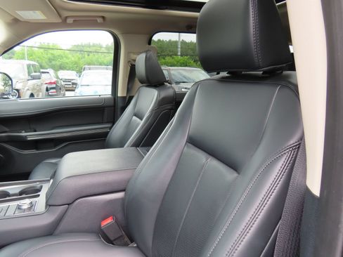 Used 2024 Ford Expedition Max XLT AWD/4WD image 28