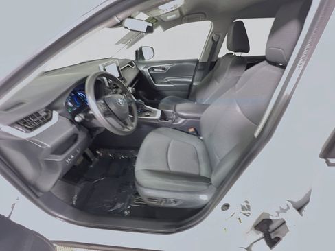 Used 2025 Toyota RAV4 XLE image 15