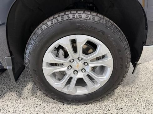 Used 2023 Chevrolet Silverado 1500 LTZ AWD/4WD image 34