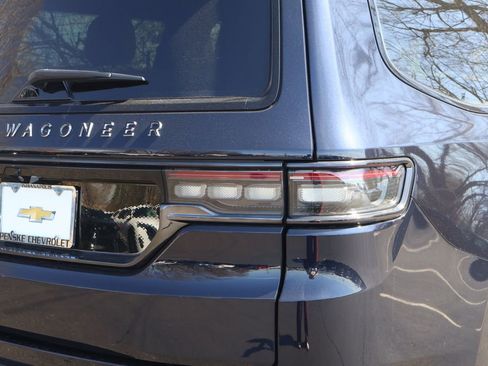 Used 2025 Jeep Grand Wagoneer Series III w/ Quick Order Packagew 28T AWD/4WD image 9