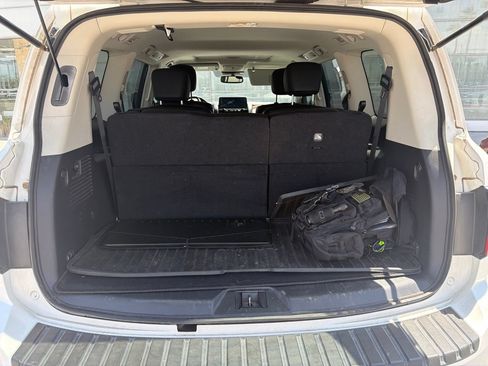 Used 2024 Nissan Armada SL w/ Captain's Chairs Package RWD image 9