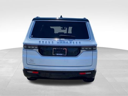 Used 2023 Jeep Grand Wagoneer 4WD image 4