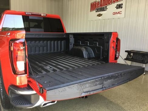 New 2026 GMC Sierra 1500 SLE image 18