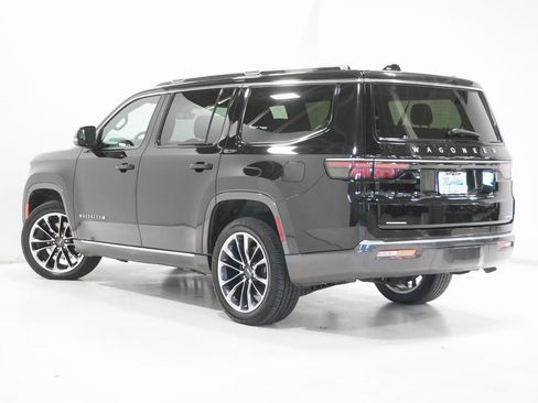 Used 2022 Jeep Wagoneer Series III w/ Premium Group I image 5