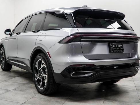 Used 2024 Lincoln Nautilus Premier w/ Equipment Group 102A image 11