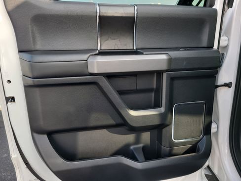 Used 2019 Ford F150 Platinum w/ Equipment Group 701A Luxury AWD/4WD image 11