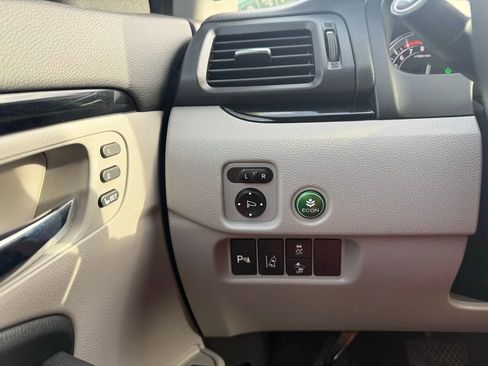 Used 2017 Honda Pilot Touring image 25