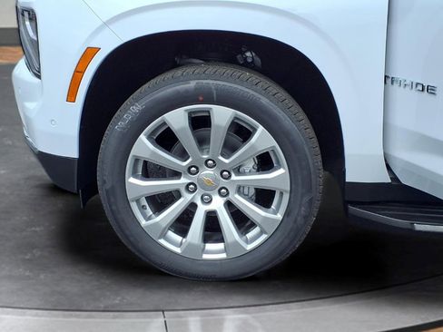 New 2026 Chevrolet Tahoe Premier w/ Sun And Tow Package AWD/4WD image 16