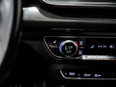 Used 2018 Audi SQ5 Premium Plus w/ S Sport Package image 29