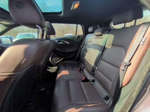 Used 2017 INFINITI QX30 Premium w/ Navigation Package image 10