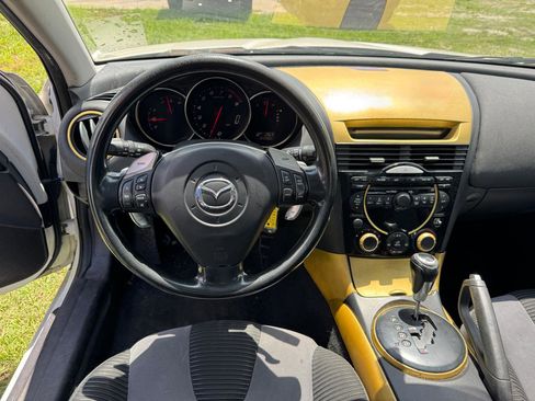 Used 2006 MAZDA RX-8 w/ Touring Pkg RWD image 8