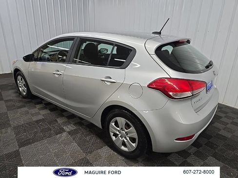 Used 2017 Kia Forte LX FWD image 11