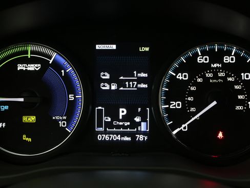 Used 2022 Mitsubishi Outlander LE AWD/4WD image 25
