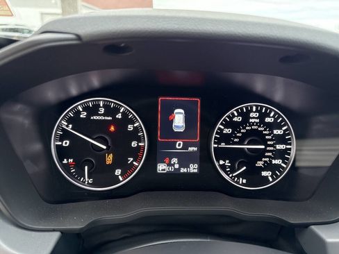 Used 2025 Subaru Crosstrek 2.0i Premium image 15