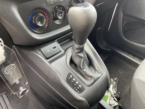 Used 2021 RAM ProMaster City Tradesman SLT FWD image 11