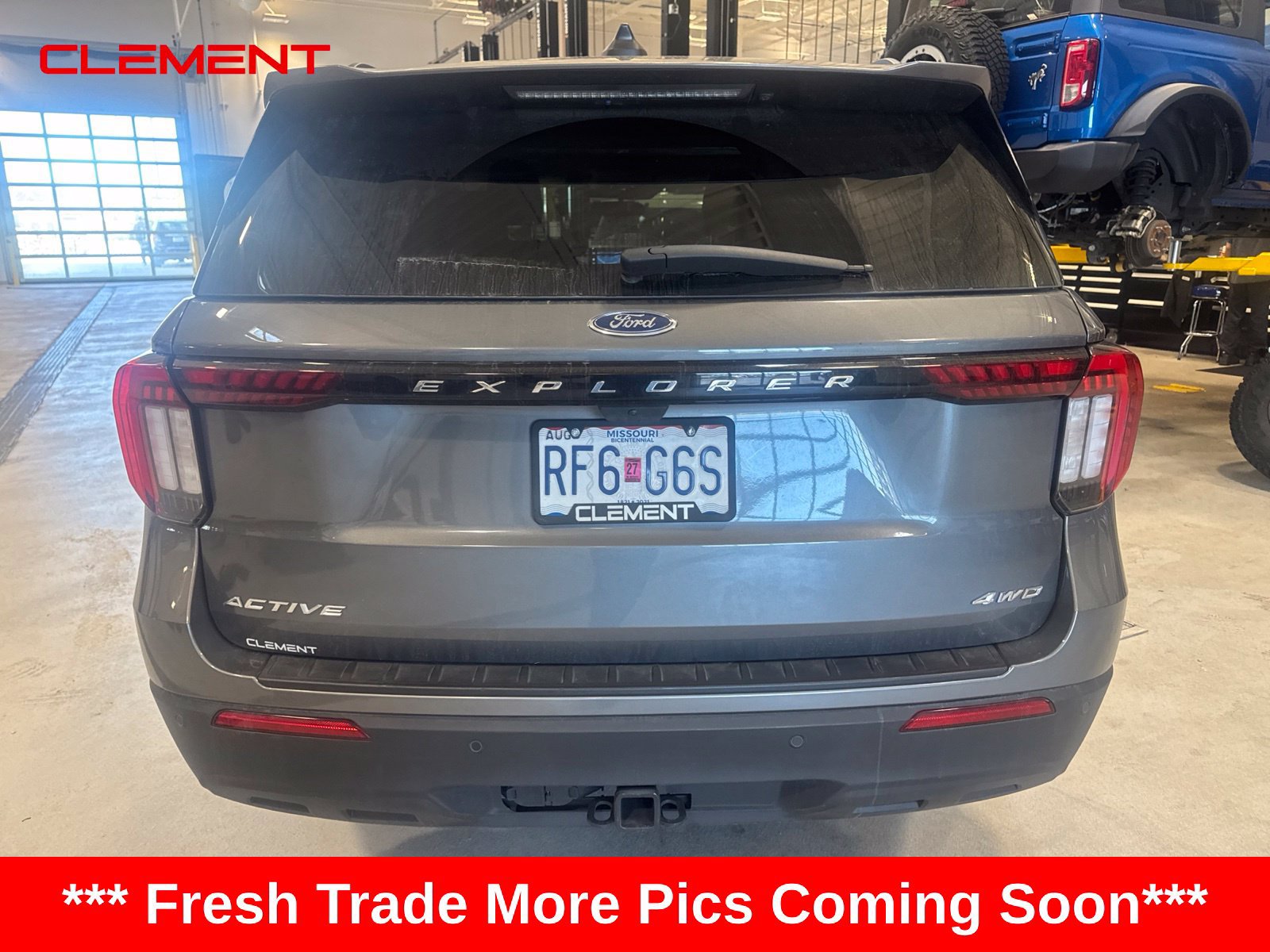 Used 2025 Ford Explorer Active AWD/4WD image 6
