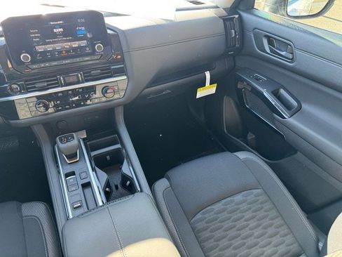 New 2025 Nissan Pathfinder SV image 21