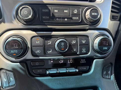 Used 2019 Chevrolet Suburban LT AWD/4WD image 29