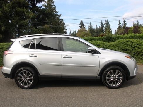 Used 2016 Toyota RAV4 Limited w/ Advanced Technology Package AWD/4WD image 13