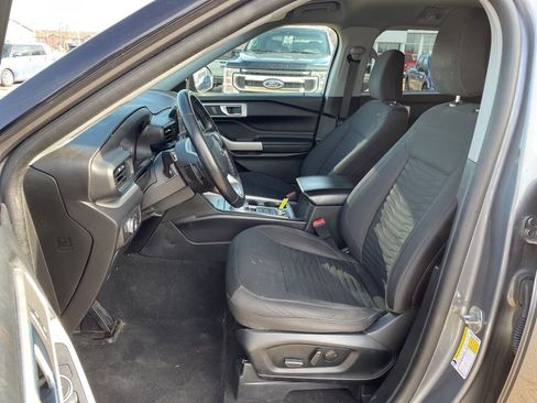 Used 2021 Ford Explorer XLT w/ Class III Trailer Tow Package image 8