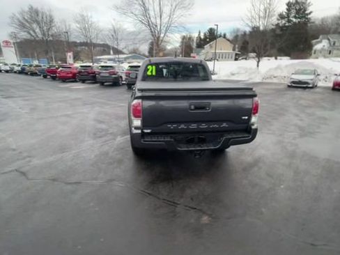 Certified 2021 Toyota Tacoma TRD Off-Road image 7
