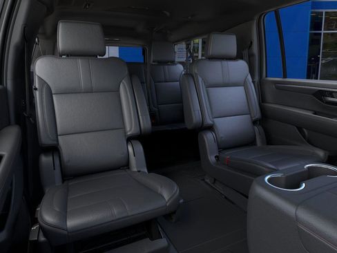 New 2026 Chevrolet Suburban RST w/ RST Capability Package AWD/4WD image 17