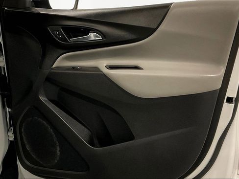Used 2021 Chevrolet Equinox LT FWD image 27