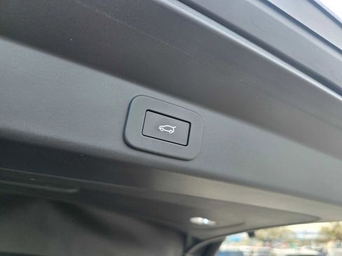 Used 2023 Land Rover Range Rover Sport SE Dynamic image 18