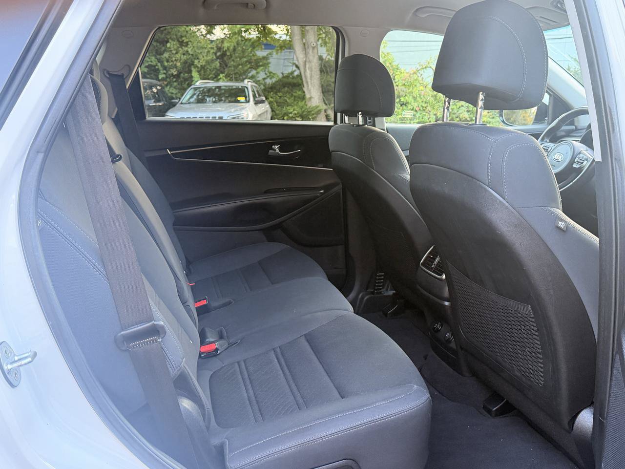 Used 2017 Kia Sorento AWD w/ LX Convenience Package image 23