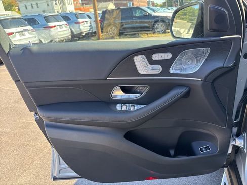New 2026 Mercedes-Benz GLS 450 4MATIC image 15