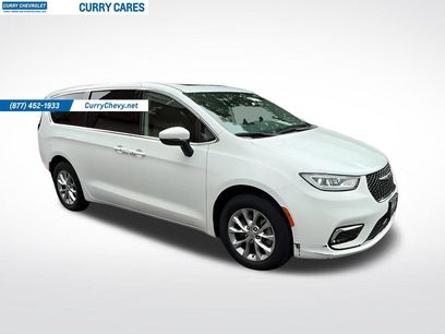 Used 2023 Chrysler Pacifica Touring-L