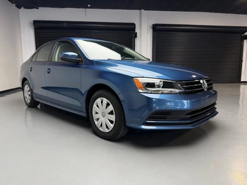 Used 2016 Volkswagen Jetta S FWD image 3