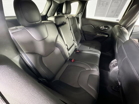 Used 2022 Jeep Cherokee Latitude Lux image 25