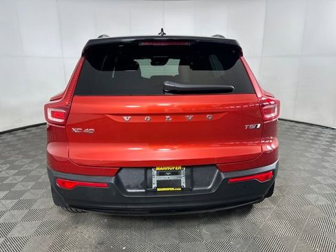 Used 2021 Volvo XC40 T5 R-Design w/ Protection Package Premier image 4