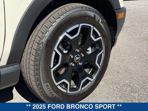 New 2025 Ford Bronco Sport Outer Banks image 13