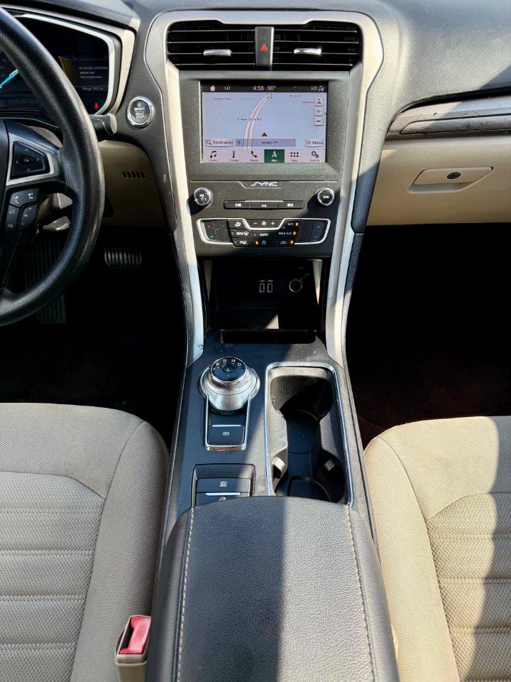 Used 2019 Ford Fusion SE FWD image 22