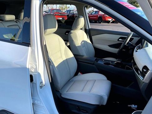 Certified 2024 Nissan Rogue SL w/ SL Premium Package image 29