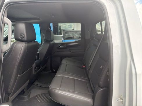 Used 2024 Chevrolet Silverado 1500 LT Trail Boss w/ Convenience Package II AWD/4WD image 16