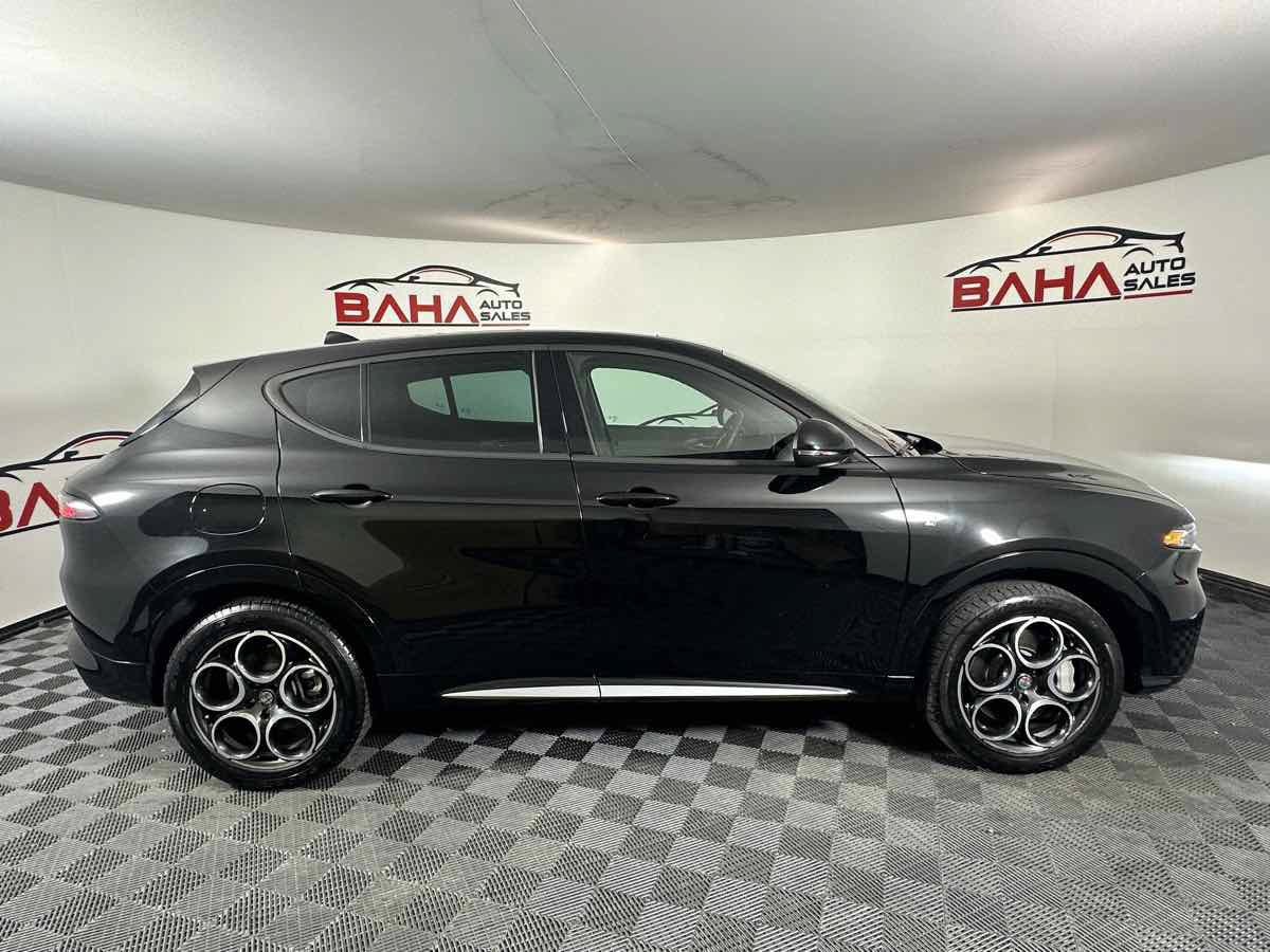 Used 2024 Alfa Romeo Tonale Ti AWD/4WD image 11