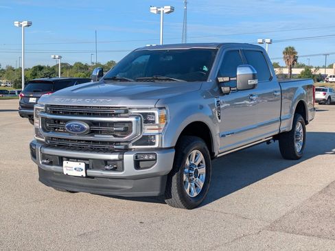 Used 2021 Ford F250 Platinum w/ FX4 Off-Road Package image 4