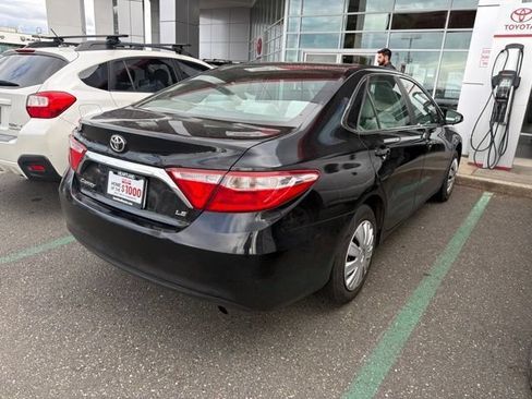 Used 2015 Toyota Camry LE FWD image 5